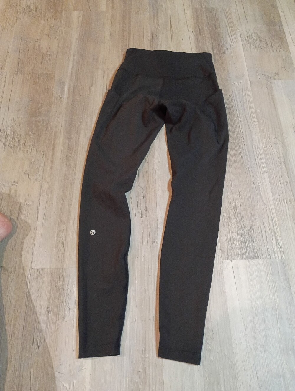 Lululemon - Picture 4 of 7